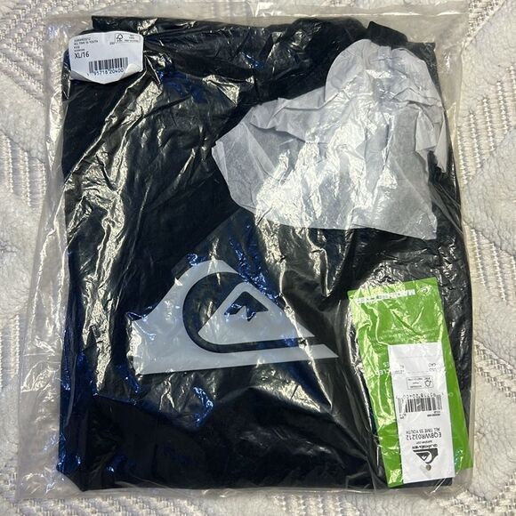 Quiksilver Boys' Short Sleeve Rashguard Surf Shirt with UPF 50+ Sun Protection - Picture 4 of 6